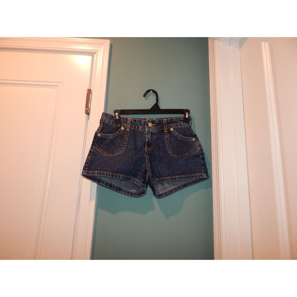 Jordache Women’s Junior’s 3/4 Medium Wash Vintage Denim Blue Jean Shorts